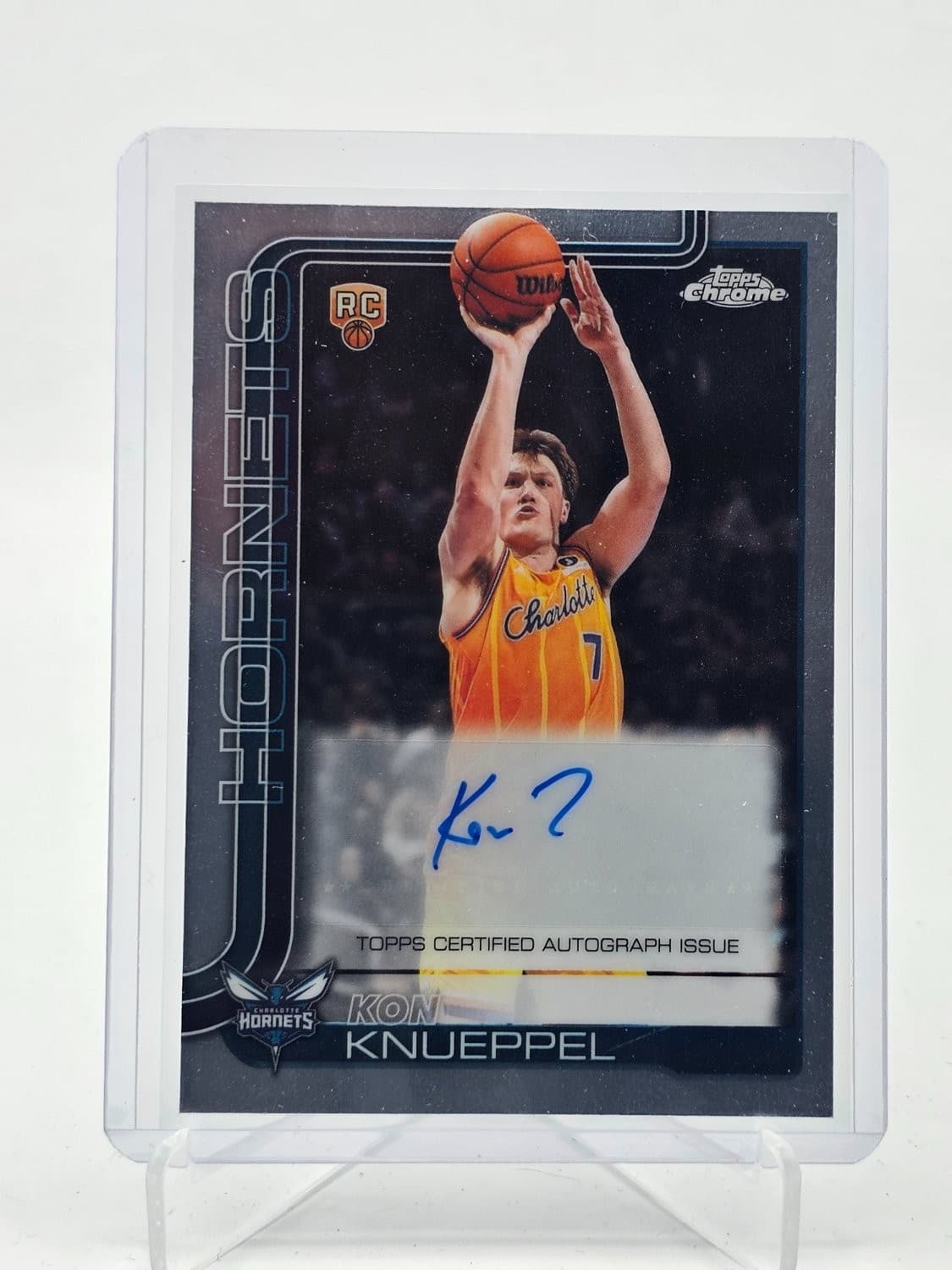 Kon Knueppel on-card autograph