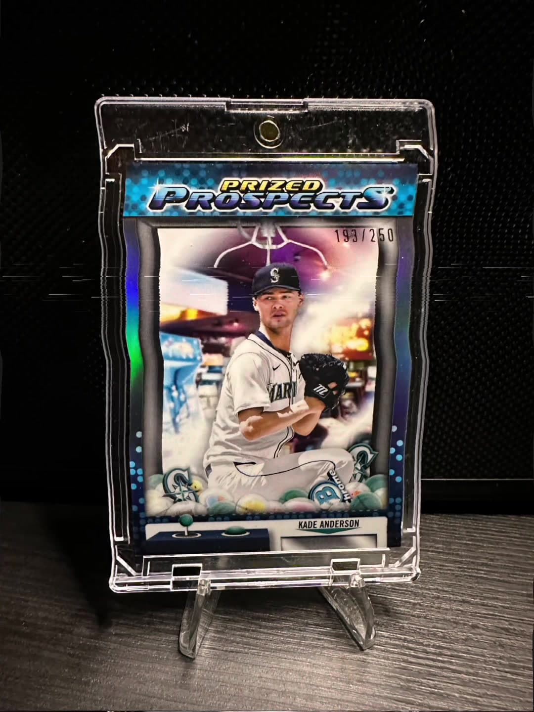 🔥In Honor of the call up!! Seattle is absolutely cooking up a top level pitcher! Card of the Day goes to Kade Anderson and this 2025 Bowman