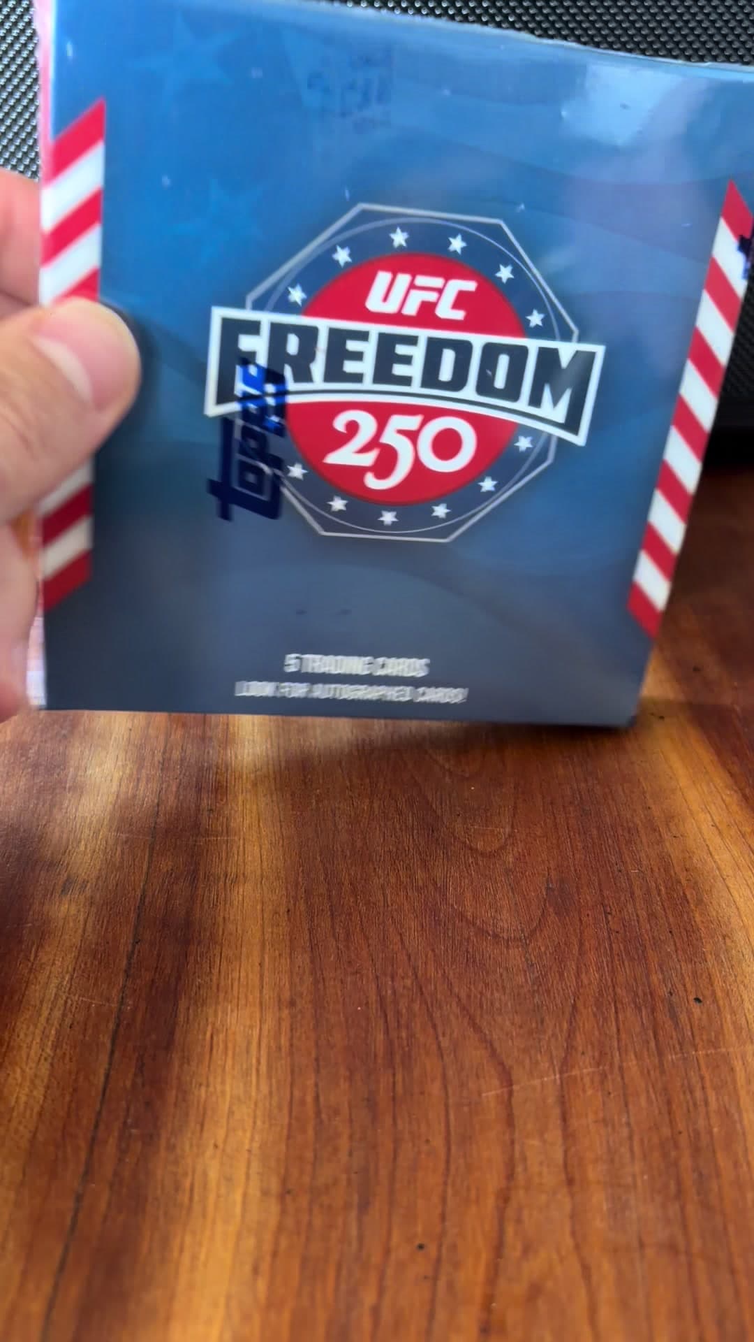Pulled some 🔥🔥🔥 from UFC Freedom 250 Limited Edition @pops_cardshop842 @CardsWithKeith #seanomalley #ufcfreedom250 #brcards1 #topps #UFC