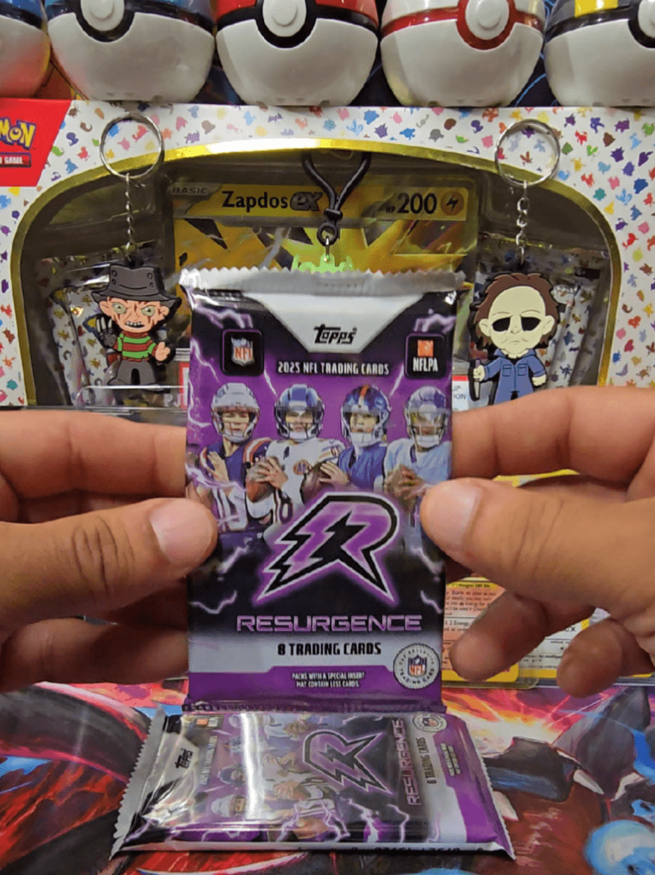 Good morning. Happy Taco Tuesday! We are opening the last two packs of Topps NFL Resurgence! Lets see if we can get a banga! 🍀🍀🍀🔥🔥🔥 #f