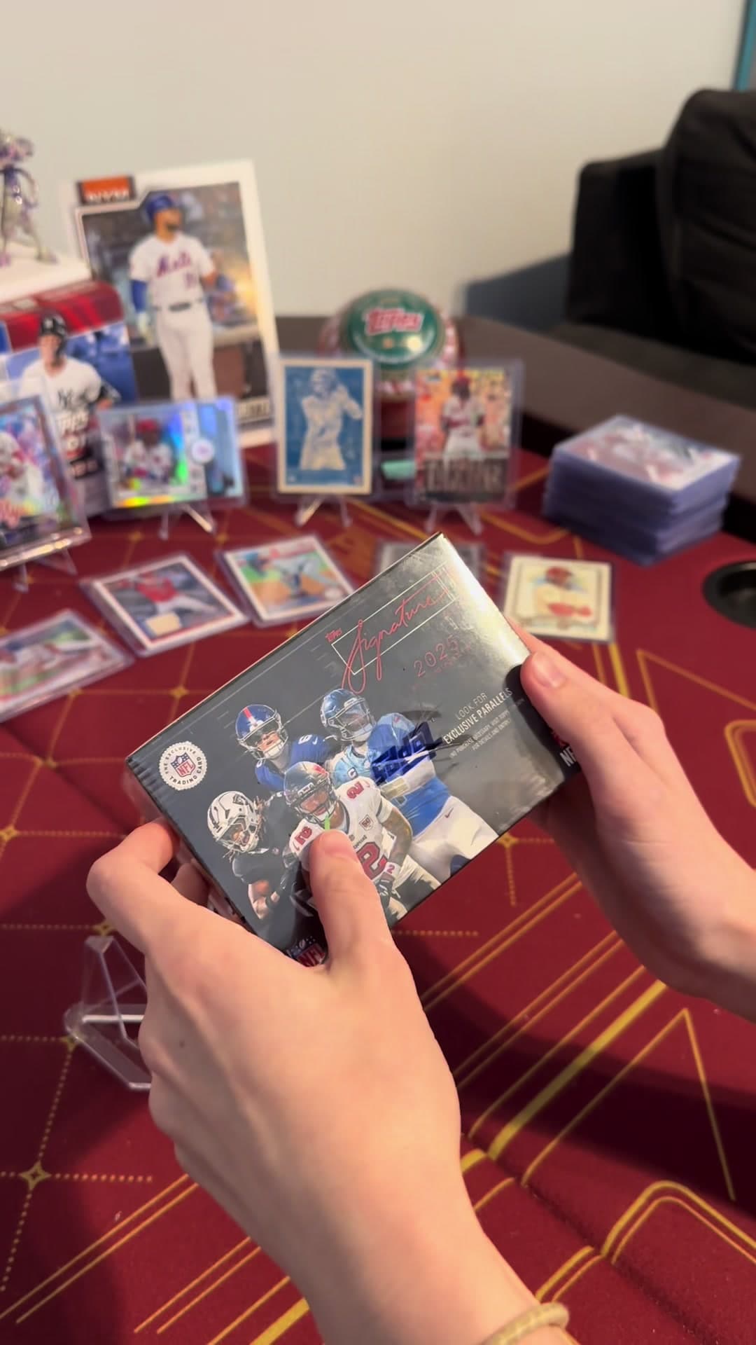 In honor of football season approaching, let’s rip some 2025 Topps Signature together! Now.. I need my friends who DO collect football to l