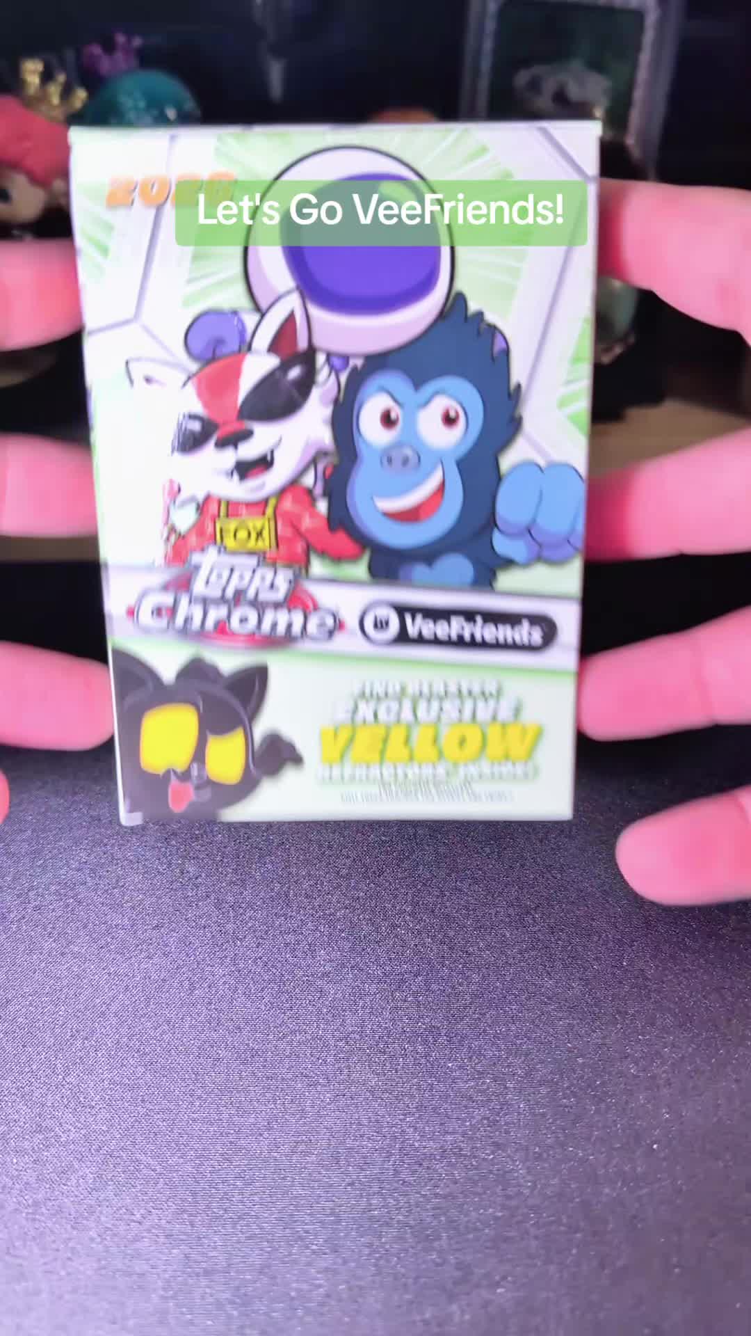 hope you're all having a great day! we rip open another VeeFriends Topps Chrome pack!