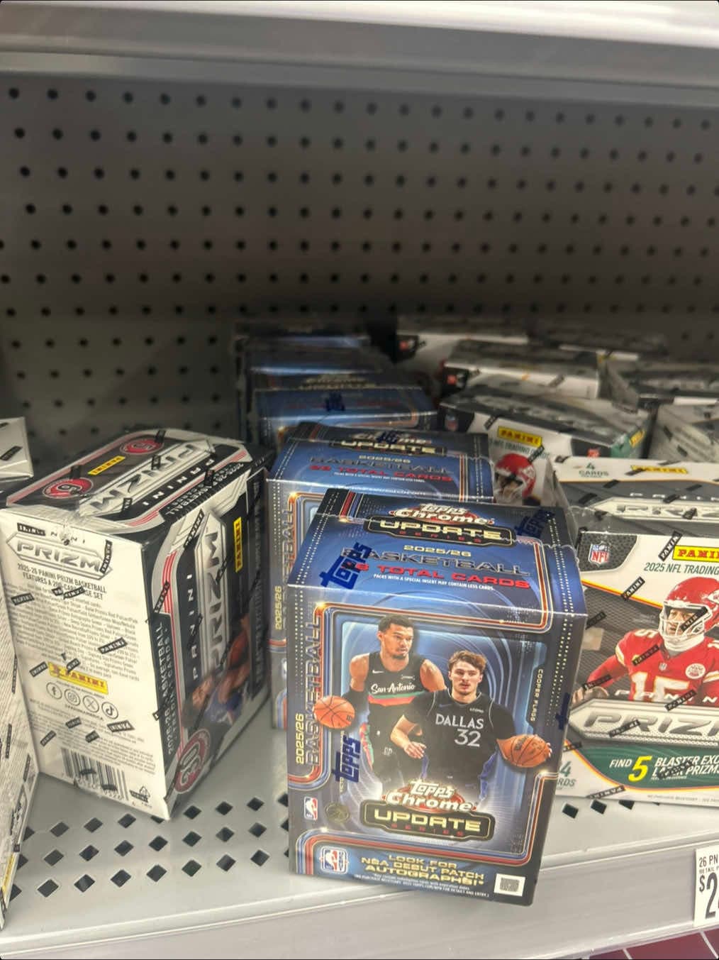FLAGG SPOTTED IN THE WILD. Can’t believe they had some left on the shelf, busted blaster don’t fail me now! #nba #topps #cooper #sportscards