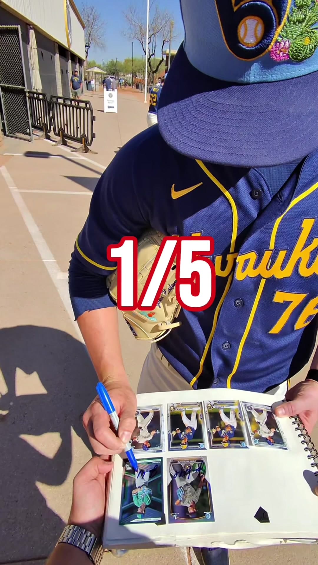 Brewers prospect Jason Woodward was kind and autographed 2 baseball cards for me, one being a 2023 Bowman Draft refractor and the other a 20