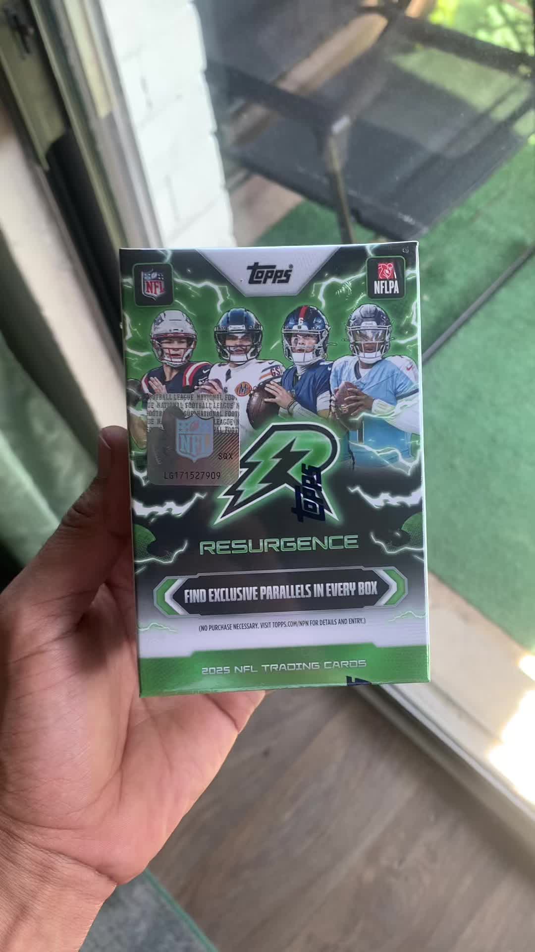 Doing a Giveaway over on my YouTube channel!! If you want a chance to Win a 2025 Topps Resurgence Blaster go check it out! #sportscards #hob