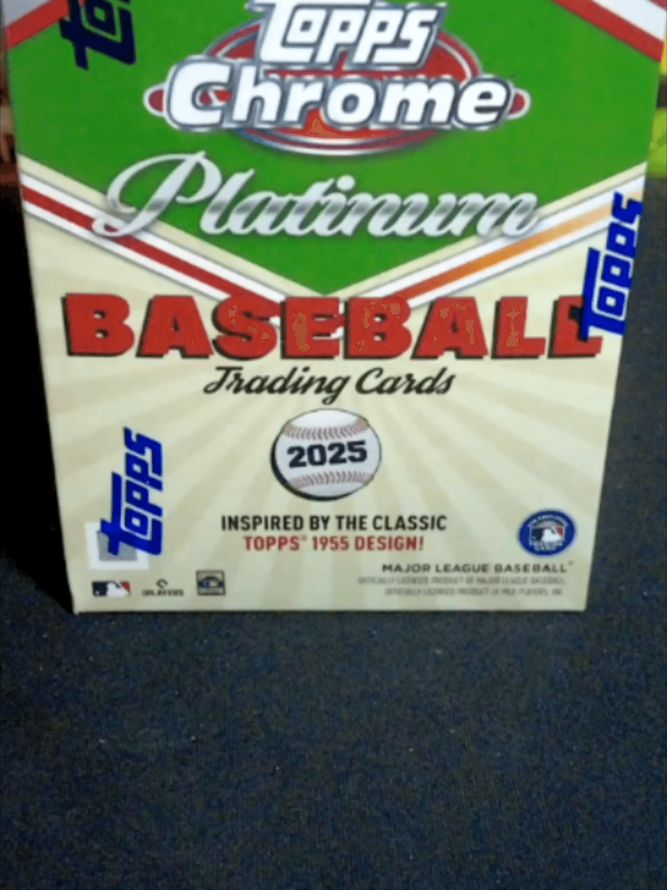 I donβt think this Topps Platinum box was mapped correctly at the factoryβ¦ π³ Wait until you see the middle pack flip. Whatβs your craziest