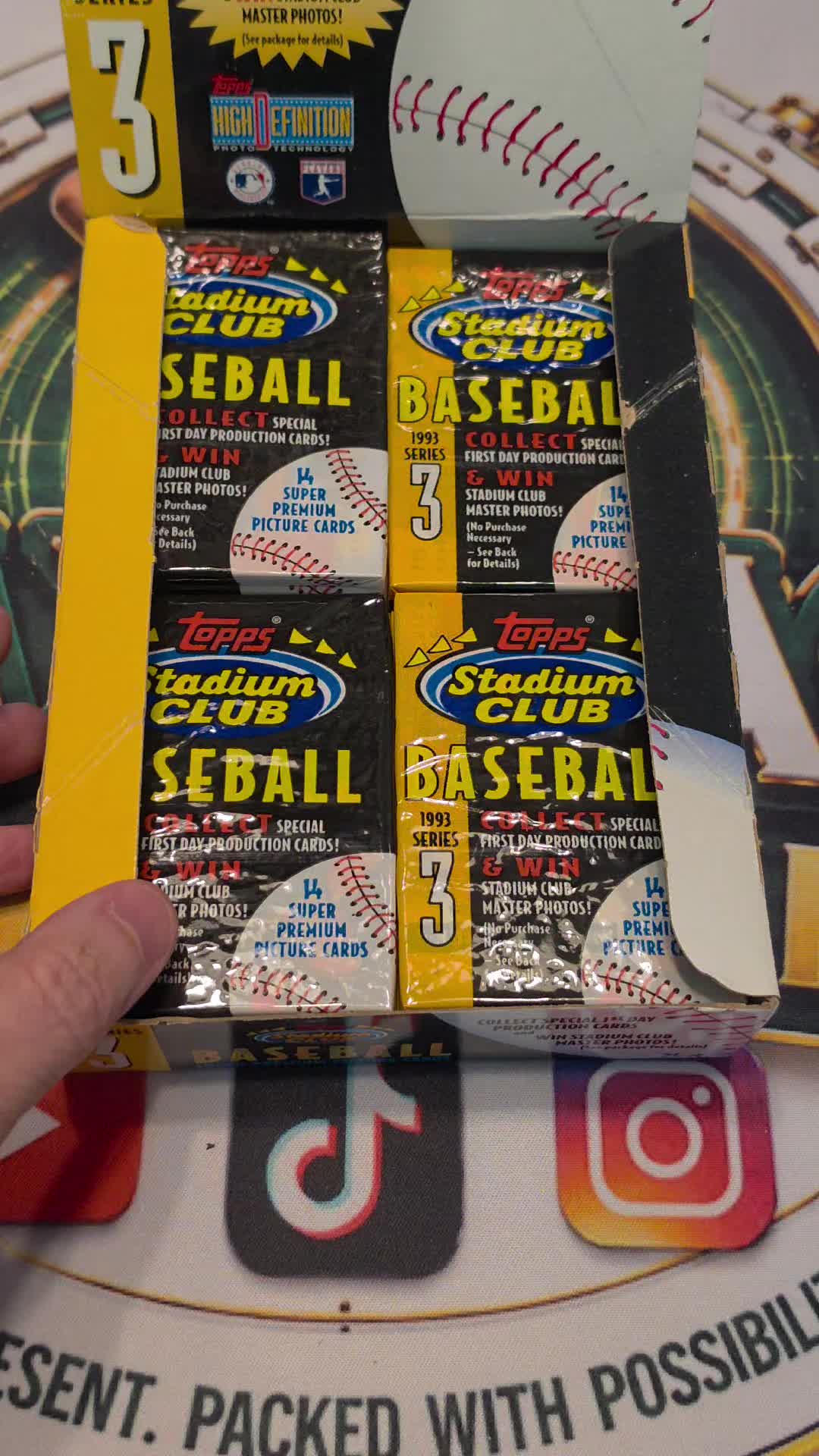 we found a Barry Bonds card! 1993 Topps Stadium Club Series 3 pack and box opening #baseballcardsoftiktok #cardcollect #stadiumclub #toppsb