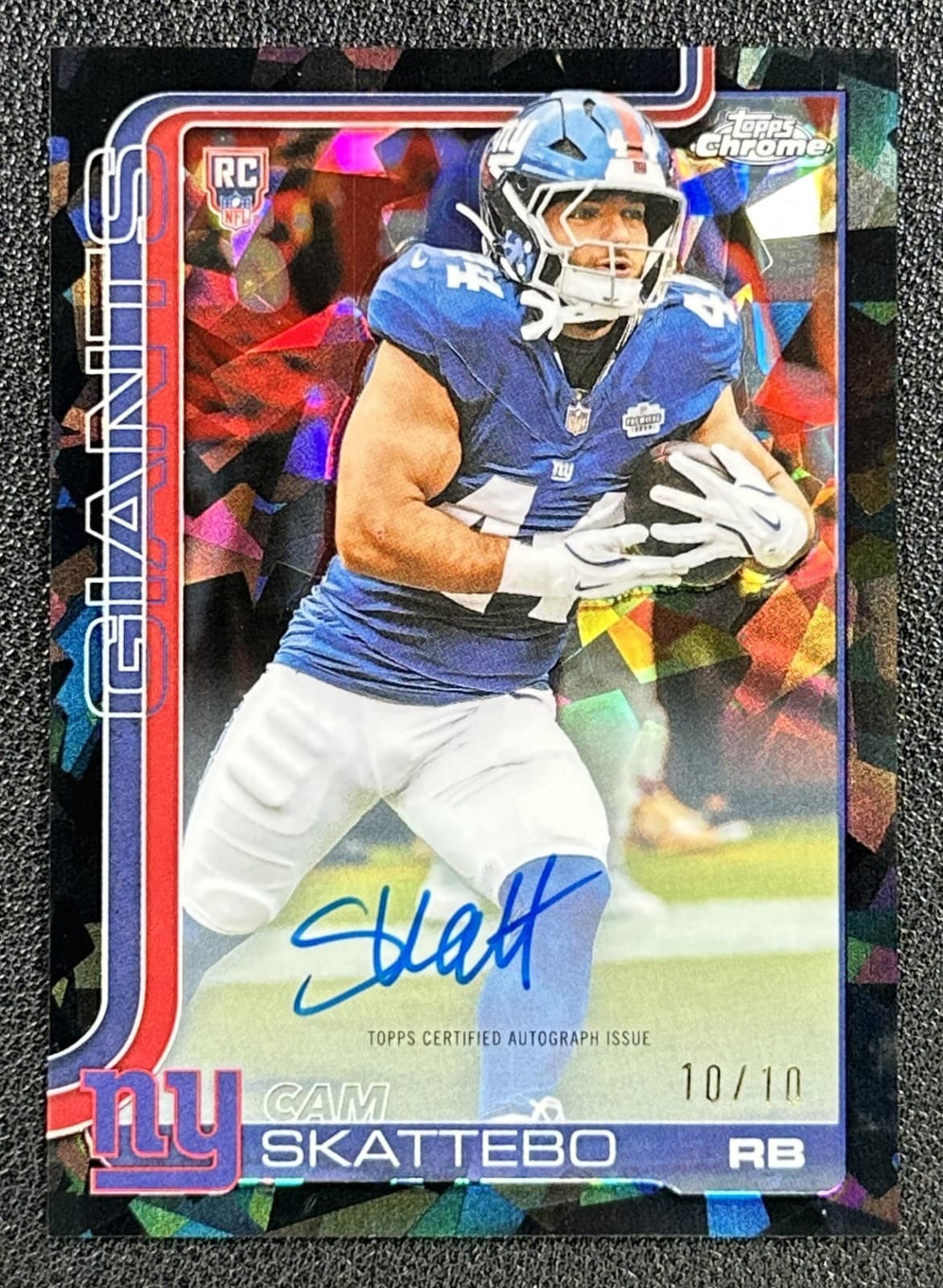 Cam Skattebo Black Refractor Auto /10