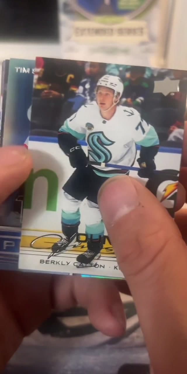 Berkley Catton Young Guns and Ivan Demidov make an appearance in these three packs of 2025-26 Upper Deck Extended Series #fyp #upperdeck #u