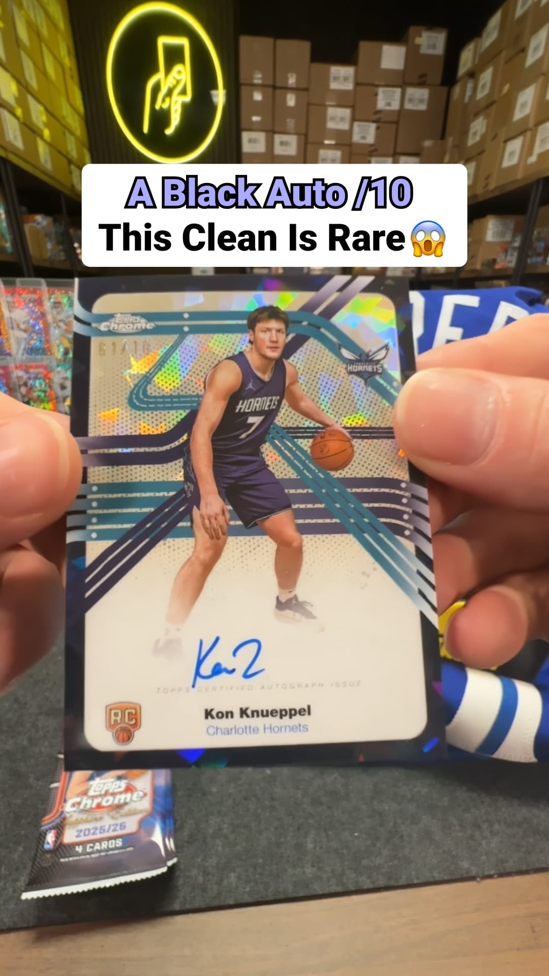 A first on print Kon Knueppel Rookie On Card Auto /10 came out of Sapphire live at @topbidcollectors on Whatnot! One of the biggest Sapphire