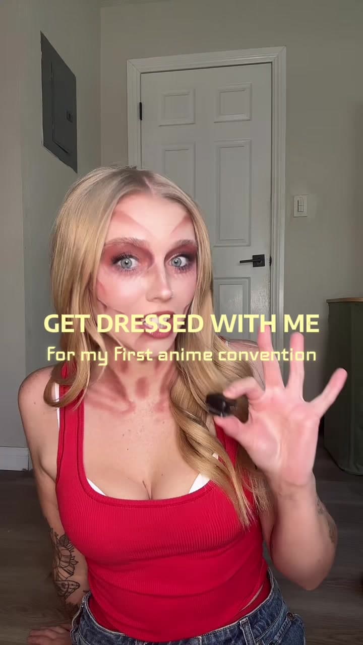 get dressed with me for my first anime convention. #animeconvention #cosplay #animecosplay #attackontitan #aot