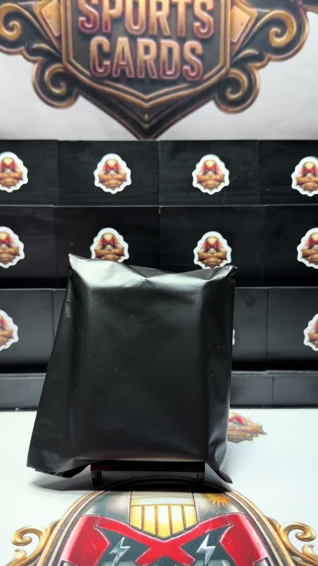 🏈🔥 MYSTERY PACK MONDAY! 🔥🏈 We’re kicking off the week with some FOOTBALL HEAT! 🏈💥 What’s hiding inside today’s mystery pack? A star, a
