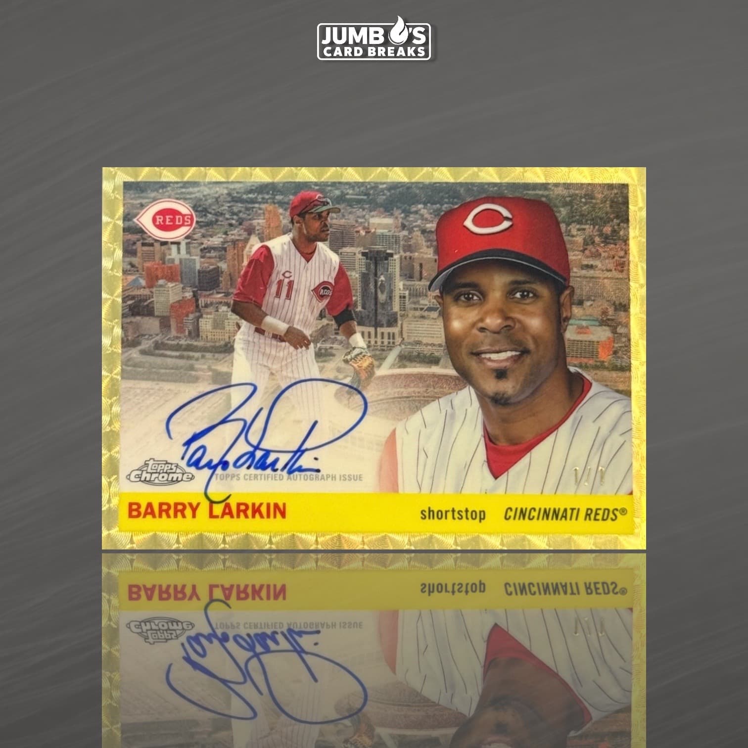 Cole with another big hit yesterday on our Whatnot! 🤩 Barry Larkin 1/1 Superfractor auto out of Chrome Platinum! 🔥 We’re live NOW on Whatn