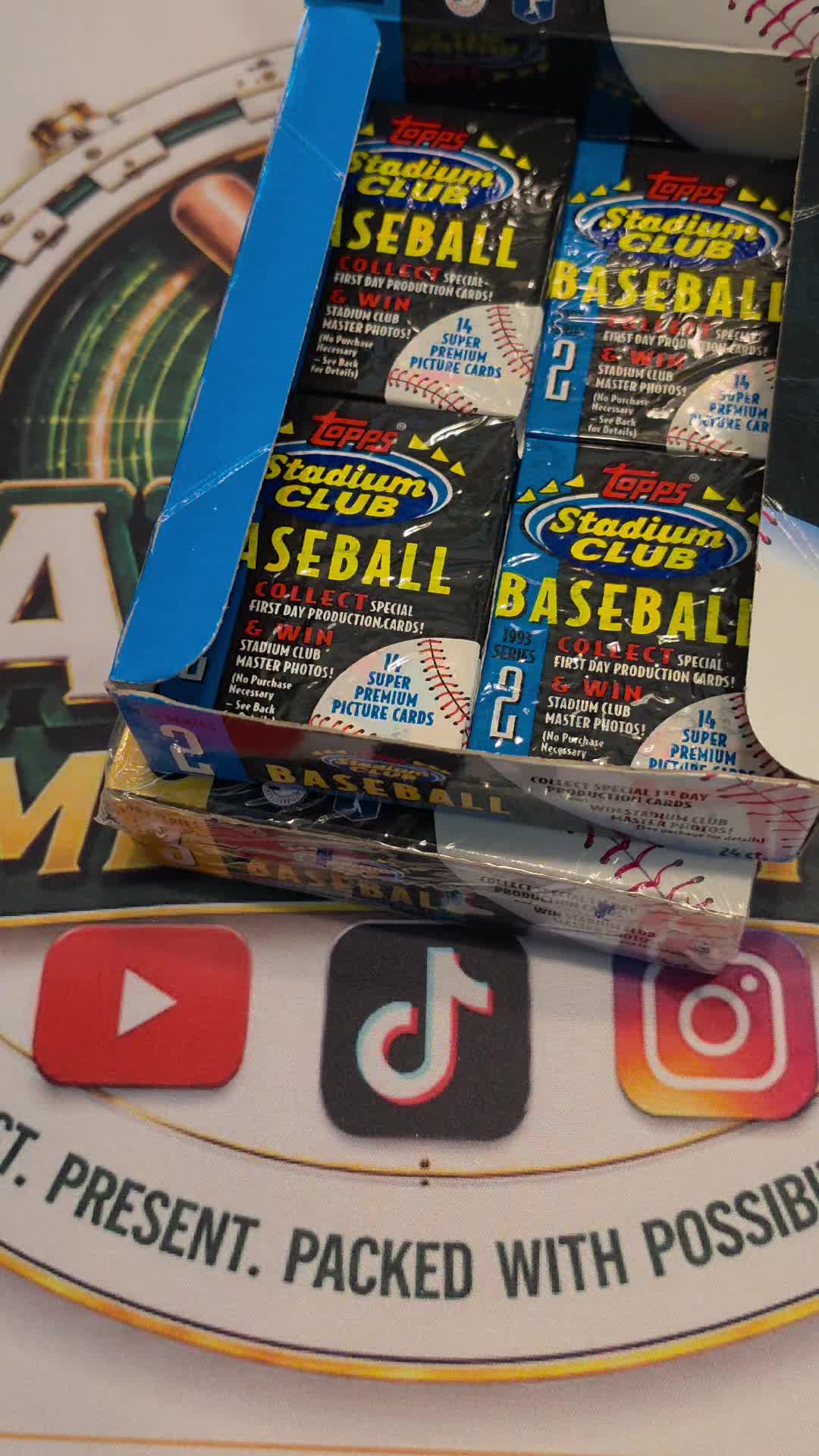 super fun Pack and master photo in this box of Stadium Club 1993 series 2 Baseball Cards #stadiumclub #cardcollect #nostalgia #baseballcards