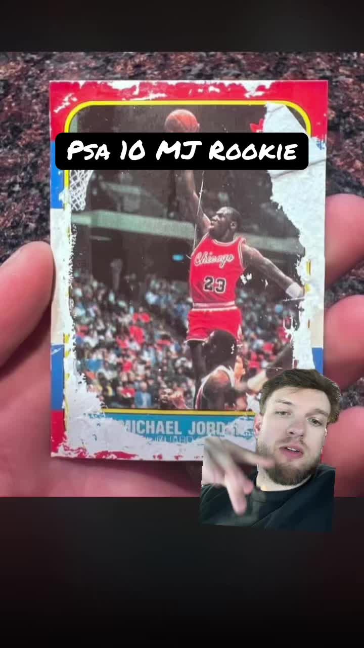 #greenscreen look at this beautiful Michael Jordan rookie card. I believe it’s gonna grade a PSA 10. #sportcards #nbacards #Michaeljordan #p