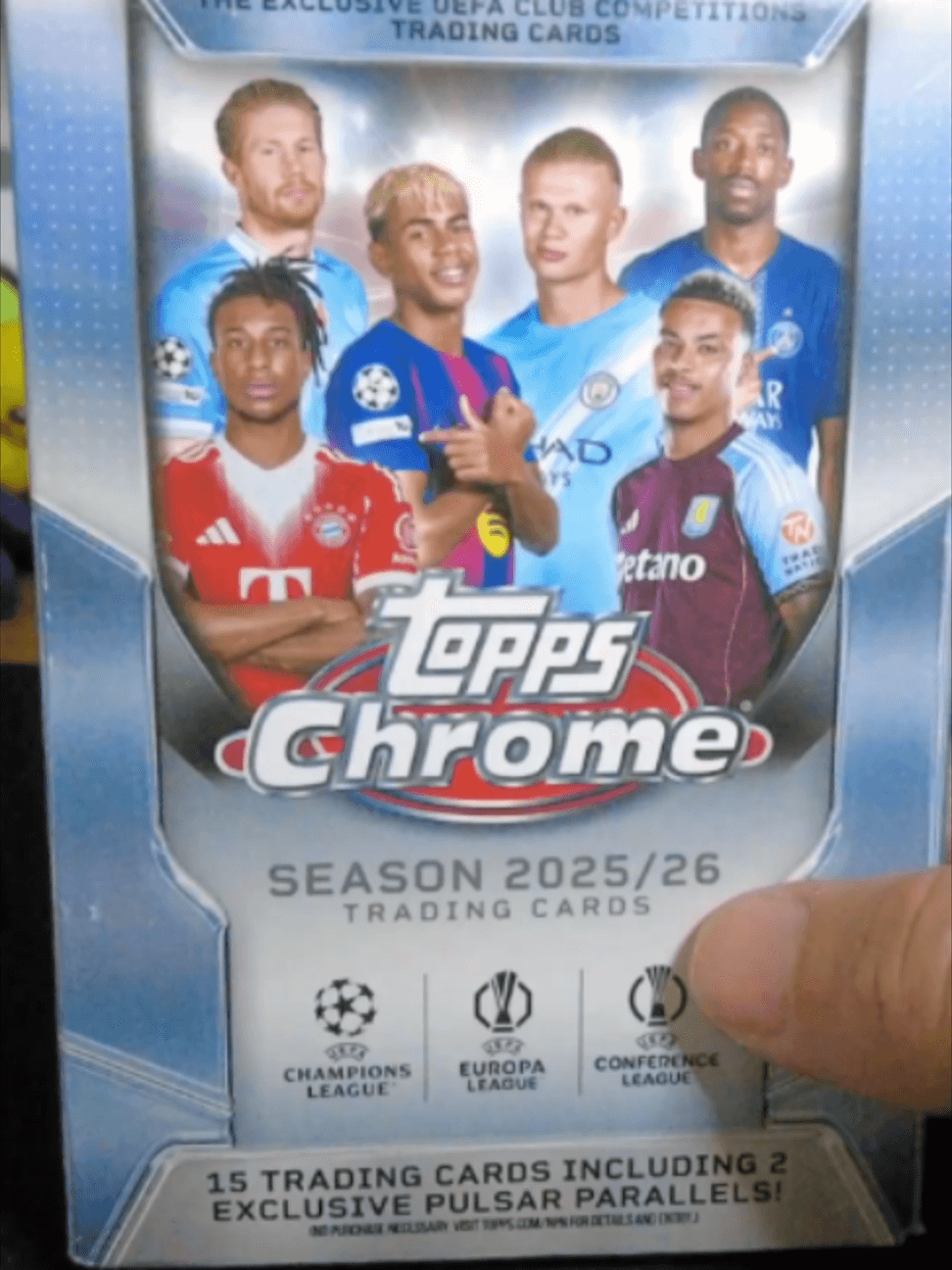 THE UEFA CHROME ROOKIE CHASE! π±β½ Ripping a brand-new 2025-26 Topps Chrome UEFA Soccer Hanger Box! Zeroing in on the ultimate hunt for hange