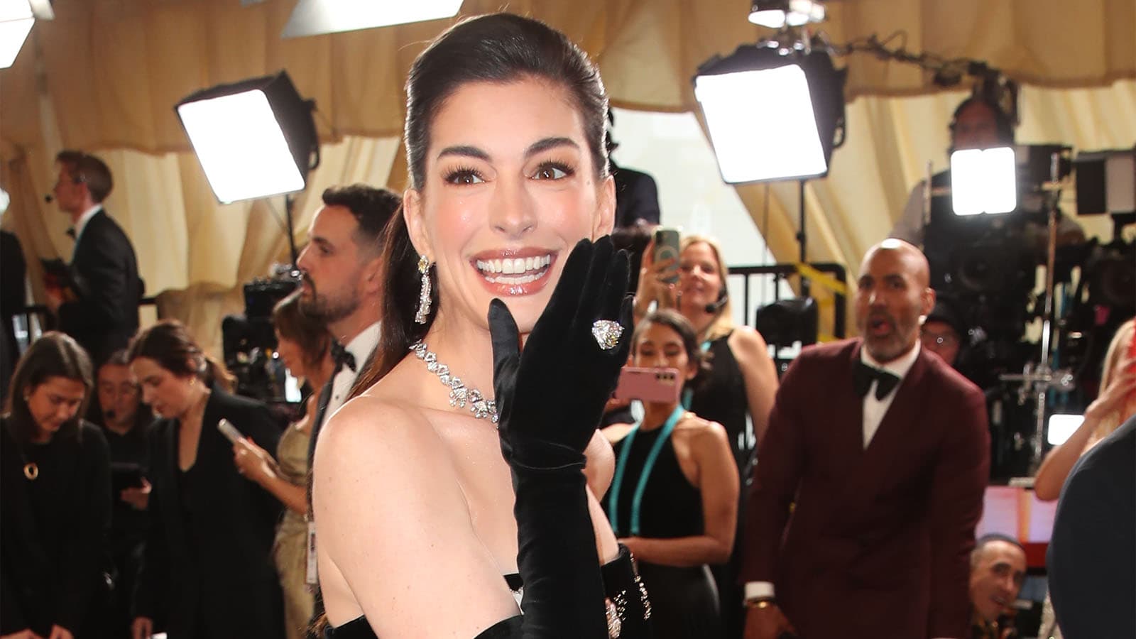 Topps Put Anne Hathaway in 2025-26 Finest Premier League as a Numbered Auto
