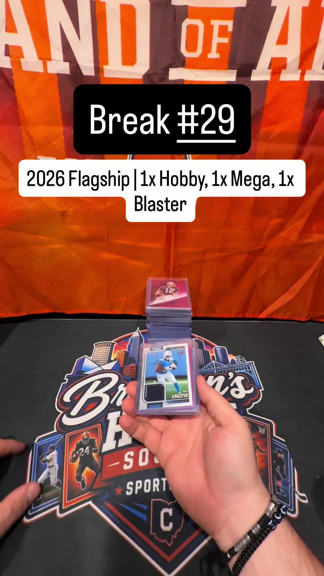 🔥The HITS from Break #29🔥 💥HIGHTLIGHTS: -Nick Singleton Patch -Bo Nix /1000 -NFC Rush Leaderboard /2026 -Fernando Mendoza RC #toppsfootb