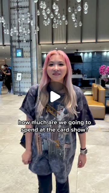 no way leslie got flamed by random people walking by
#yvonnie #fuslie #scarra #pokemoncards #cardshow