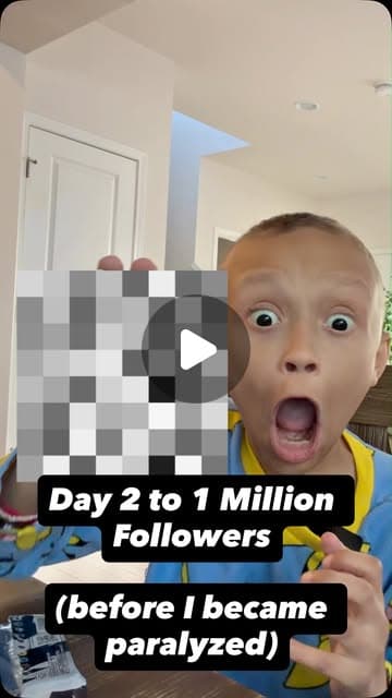 Day 2 to 1 Million Followers *before I was paralyzed*
Pulling my chase card from a pack salad of Gem Pack 3, Chinese 151, Korean Surging Sp