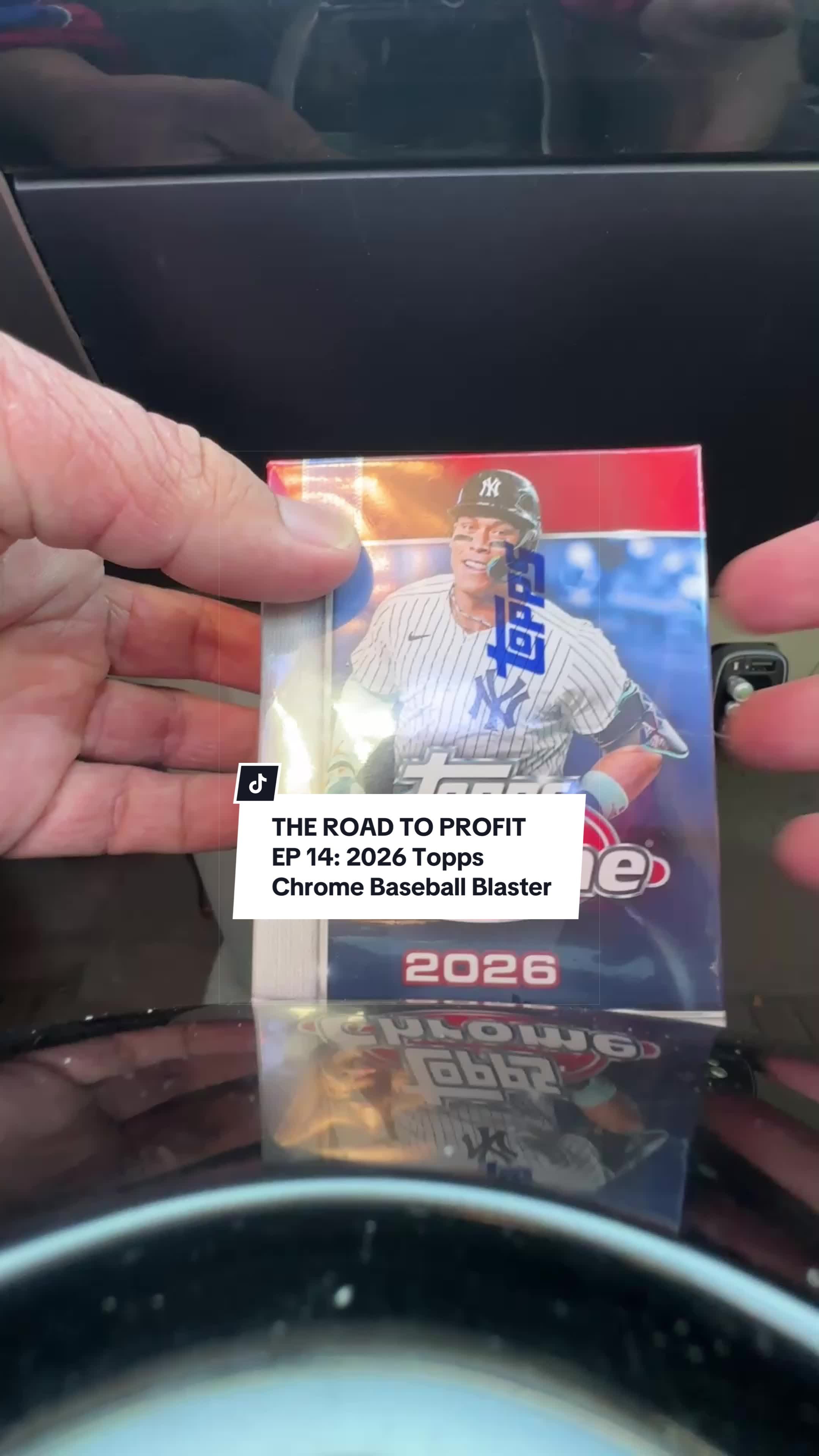 We’re back with some baseball! Topps chrome baseball that is. Let’s try not to be deeper into the red please 🥲 #roadtoprofit #packrip #spor
