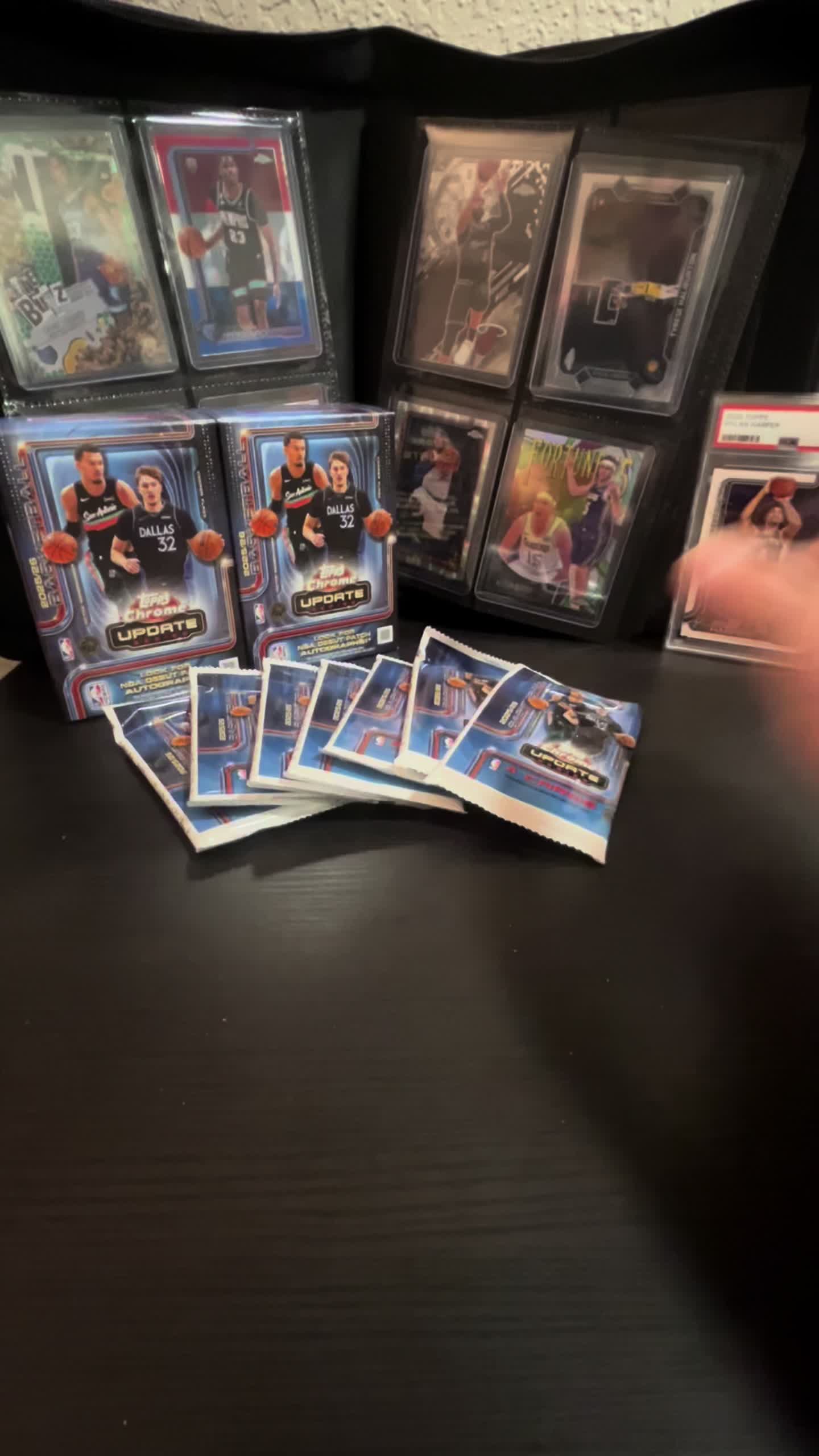 Best pull outta the new chrome update (blasters) • • #rippingpacks #tradingcards #toppschrome #toppscards #basketball