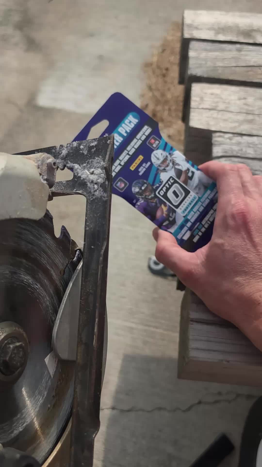 🚨 THIS IS PROBABLY THE WORST WAY TO OPEN AN OPTIC BLASTER… 🏈🪚😳 Everyone else is ripping these open looking for a monster rookie. Me? I’m